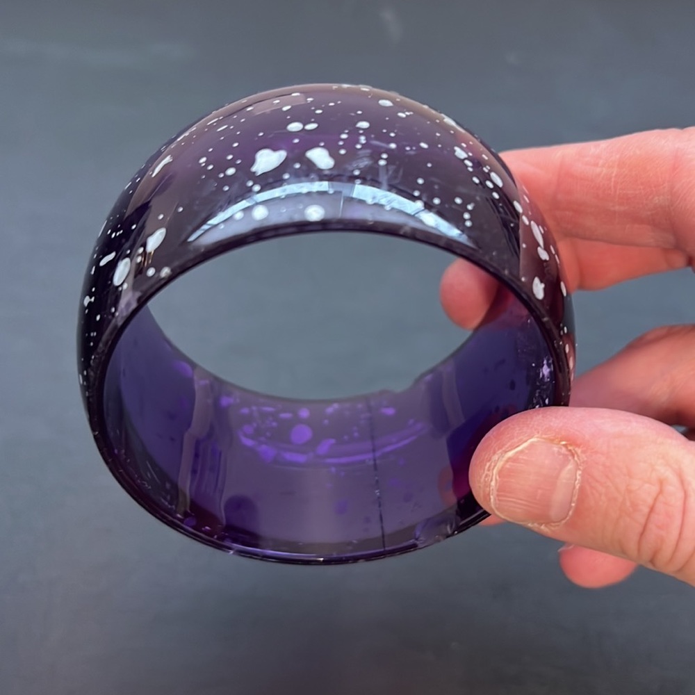 Vintage Plastic Bangle Bracelet, Purple with White Splatter Design, Boho, Retro - Picture 6 of 8